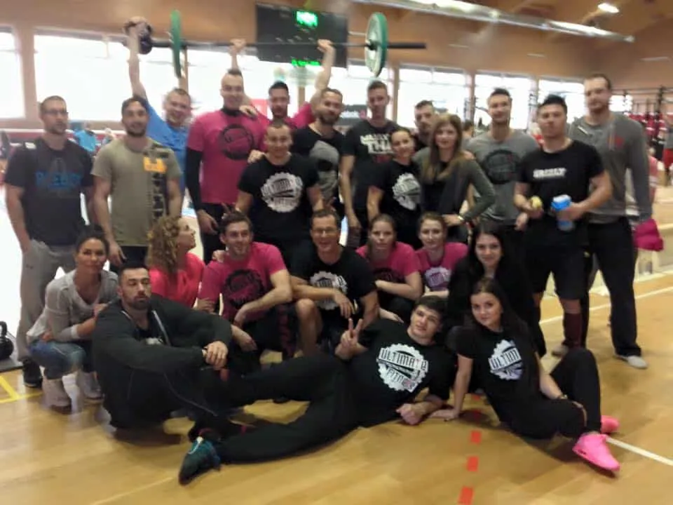Tým Ultimate Fitness pohromadě na závodech