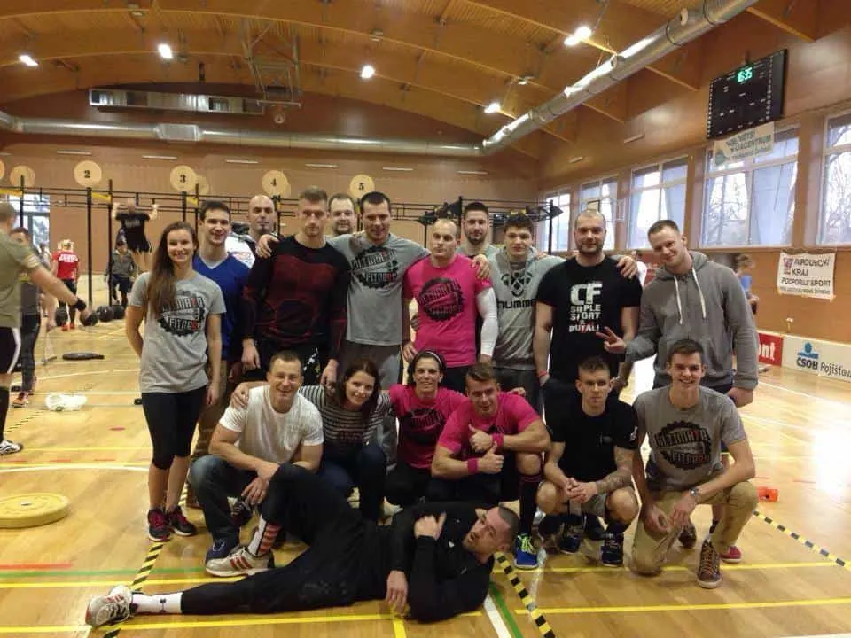 Parta Ultimate Fitness ve sdílené tělocvičně